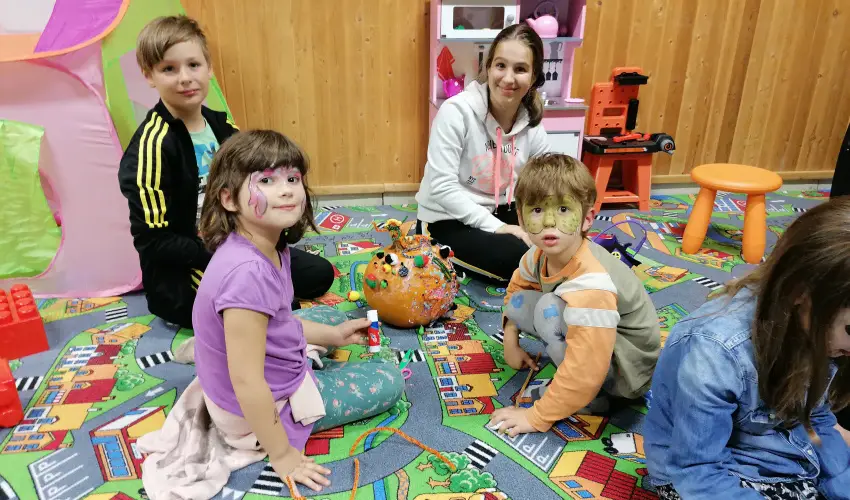 Sokor Fogad Sokorptka - Pnksdi pihens (min. 3 j)