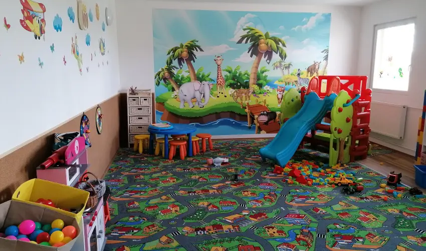 Sokor Fogad Sokorptka - Pnksdi pihens (min. 3 j)