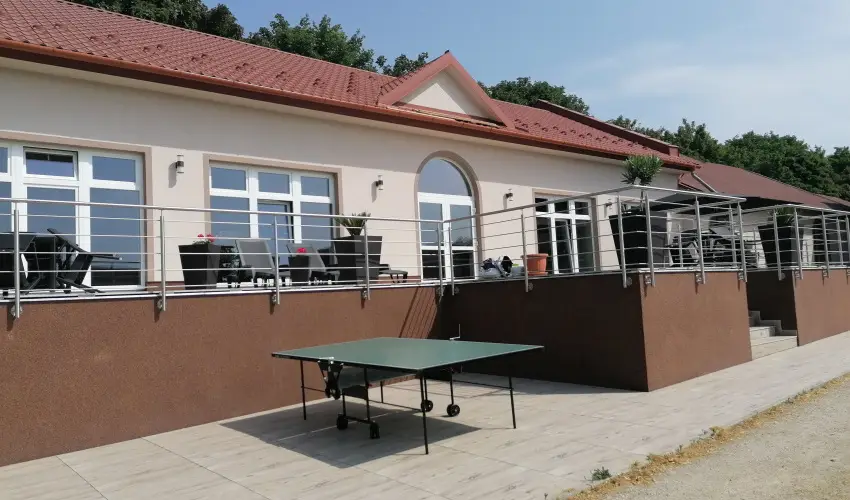 Sokor Fogad Sokorptka - Pnksdi pihens (min. 3 j)