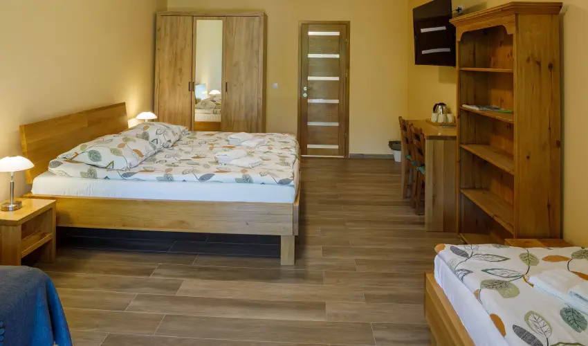 Somogy Kertje �d�l�falu �s �tterem Bonnya - P�nk�sd (min. 2 �j)