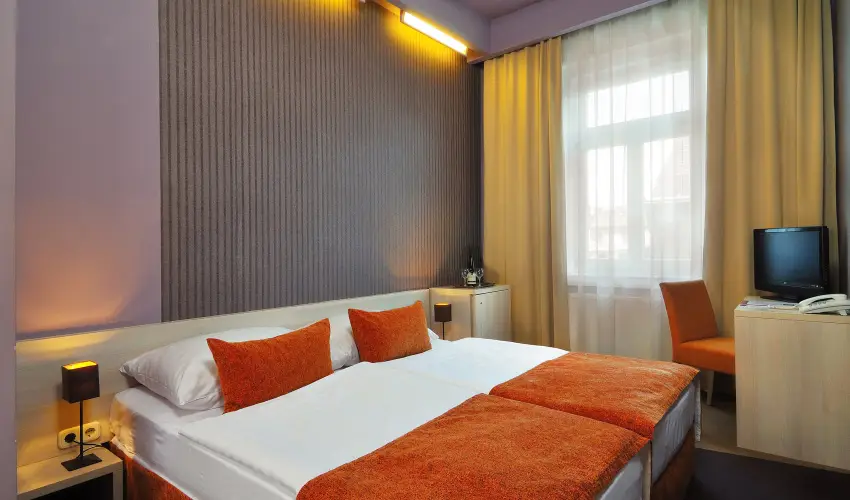 Star City Hotel Budapest - Pnksd - teljes elrefizetssel