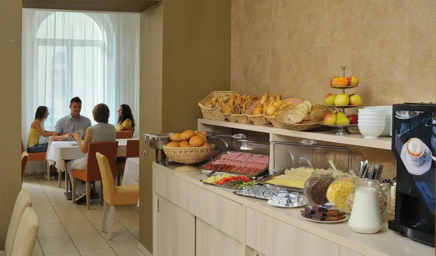 Star City Hotel Budapest - Pnksd - teljes elrefizetssel