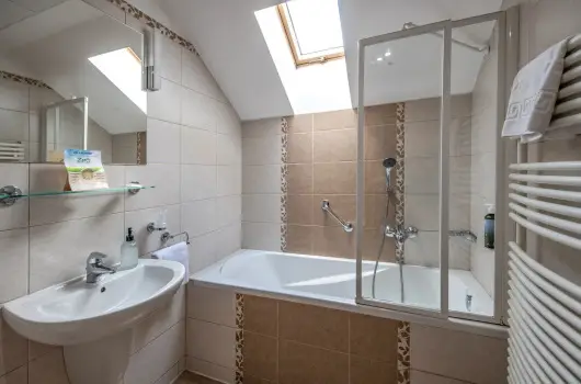 Szalajka Liget Hotel �s Apartmanh�zak - P�nk�sd (min. 2 �j)