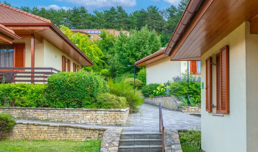 Szalajka Liget Hotel �s Apartmanh�zak Szilv�sv�rad - P�nk�sd (min. 2 �j)