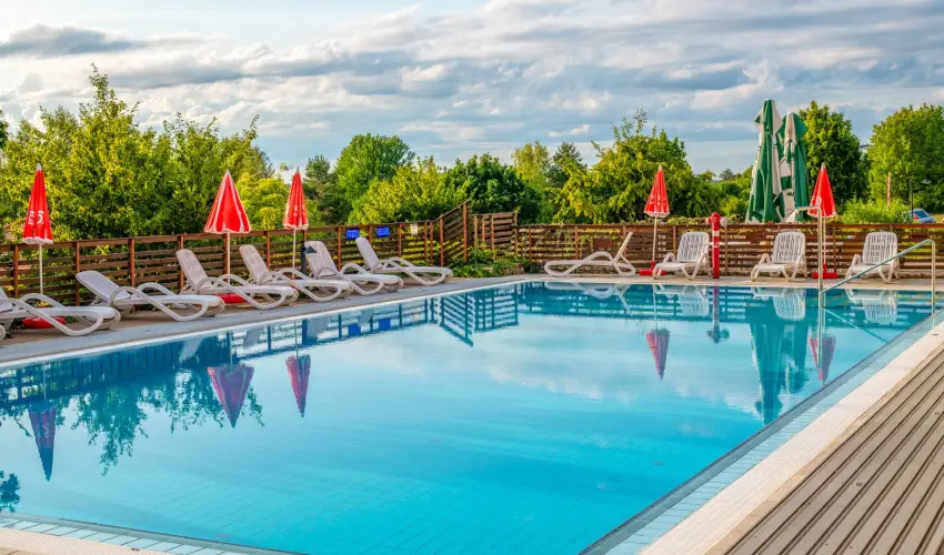 Szalajka Liget Hotel �s Apartmanh�zak Szilv�sv�rad - P�nk�sd (min. 2 �j)