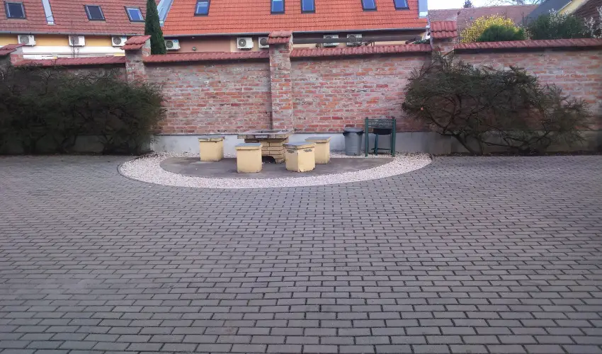 Szam�c�s Apartman Gyula - P�nk�sd (min. 2 �j)