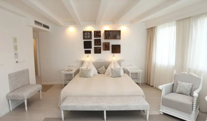 Szrcsa Hotel Szkesfehrvr - Pnksdi virglom s Szrcsa szlinap Szkesfehrvron