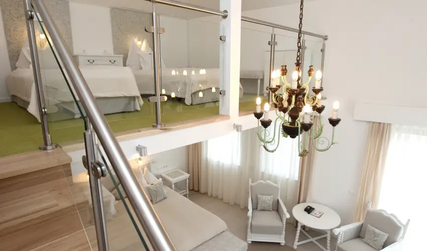 Szrcsa Hotel Szkesfehrvr - Pnksdi virglom s Szrcsa szlinap Szkesfehrvron