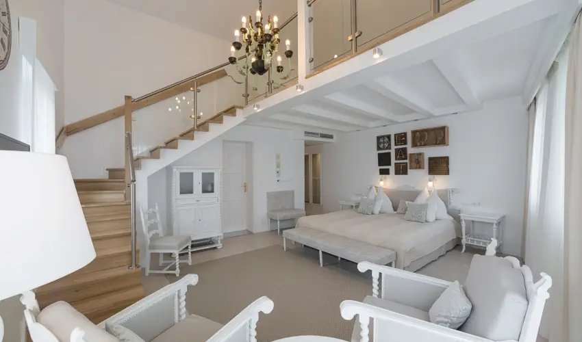 Szrcsa Hotel Szkesfehrvr - Pnksdi virglom s Szrcsa szlinap Szkesfehrvron