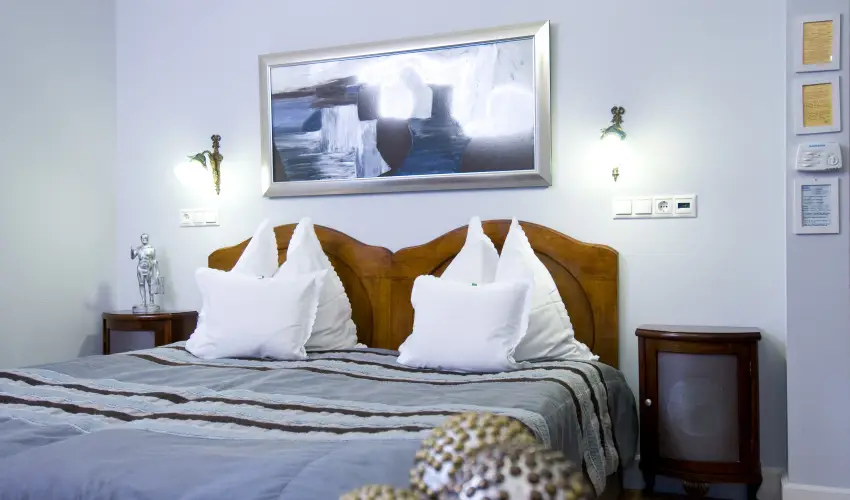 Szrcsa Hotel Szkesfehrvr - Pnksdi virglom s Szrcsa szlinap Szkesfehrvron