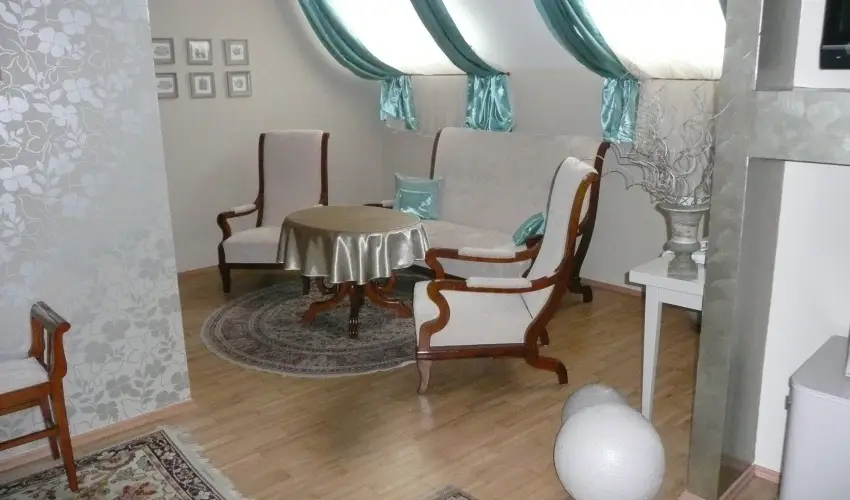 Szrcsa Hotel Szkesfehrvr - Pnksdi virglom s Szrcsa szlinap Szkesfehrvron