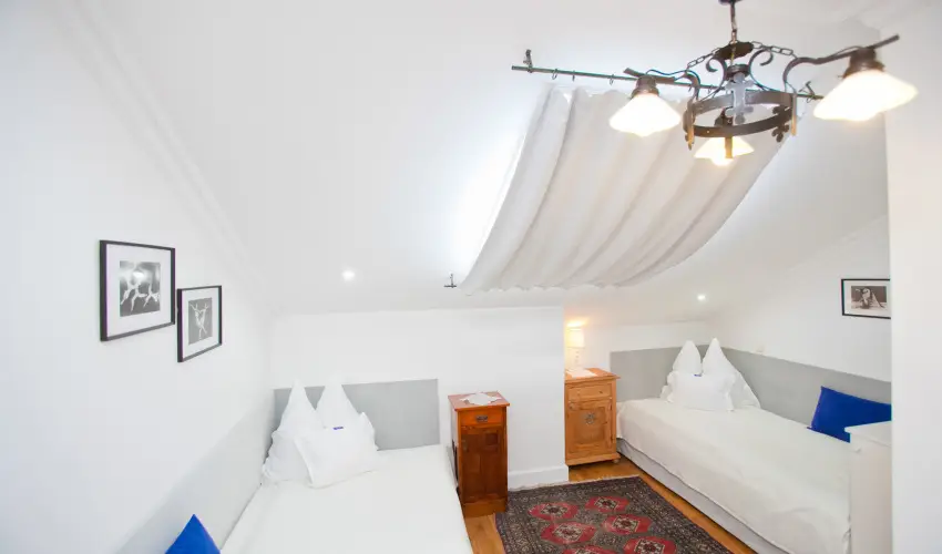 Szrcsa Hotel Szkesfehrvr - Pnksdi virglom s Szrcsa szlinap Szkesfehrvron