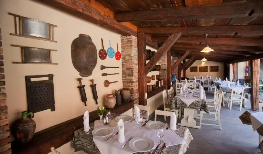 Szrcsa Hotel Szkesfehrvr - Pnksdi virglom s Szrcsa szlinap Szkesfehrvron