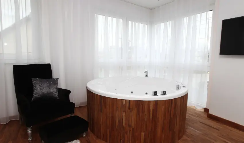 Szrcsa Hotel Szkesfehrvr - Pnksdi virglom s Szrcsa szlinap Szkesfehrvron