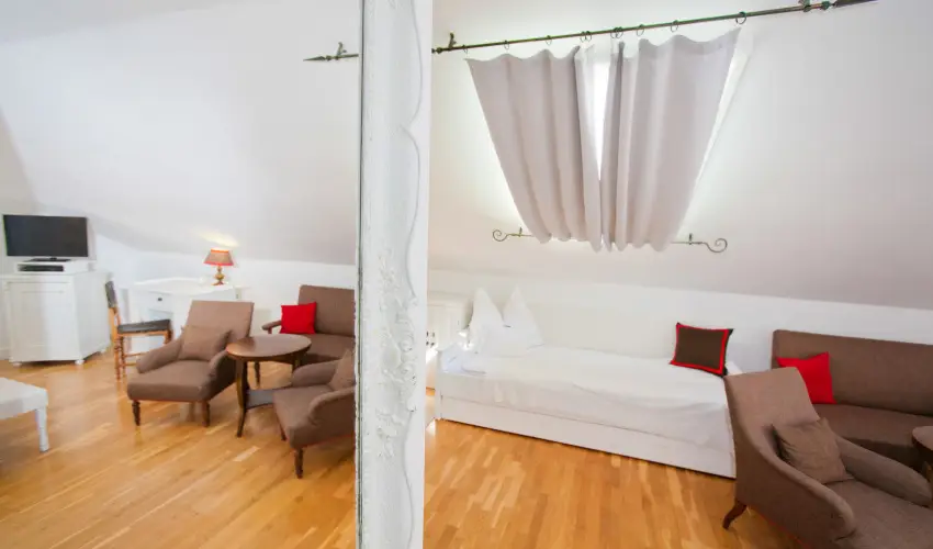 Szrcsa Hotel Szkesfehrvr - Pnksdi virglom s Szrcsa szlinap Szkesfehrvron