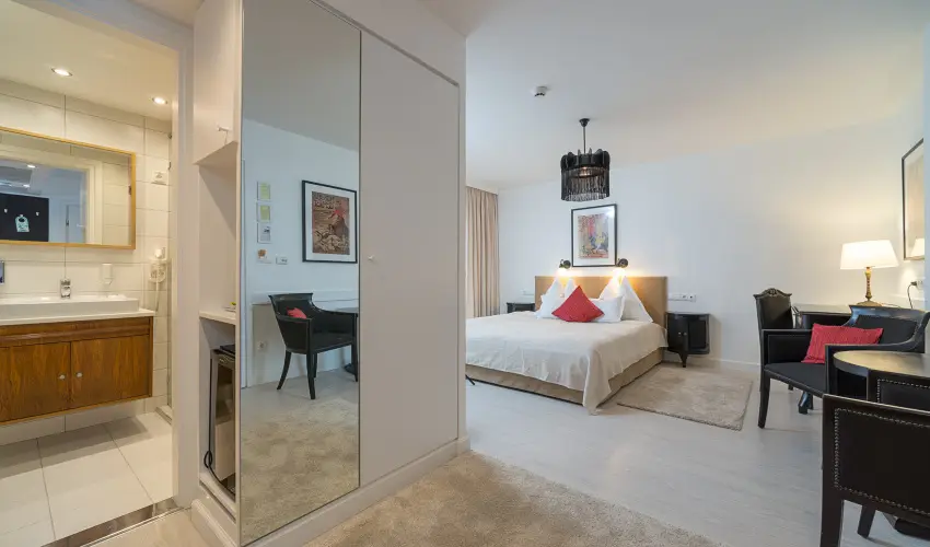 Szrcsa Hotel Szkesfehrvr - Pnksdi virglom s Szrcsa szlinap Szkesfehrvron