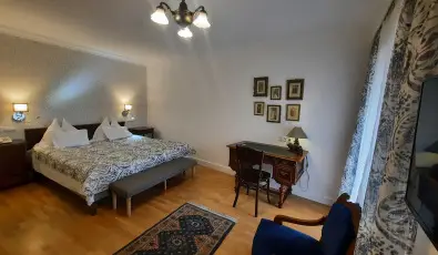 Szrcsa Hotel Szkesfehrvr