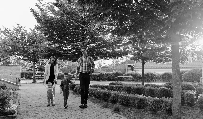 Hotel Adalbert - Boldog Meszl�nyi Zolt�n H�z  Esztergom - P�nk�sd (min. 3 �j)