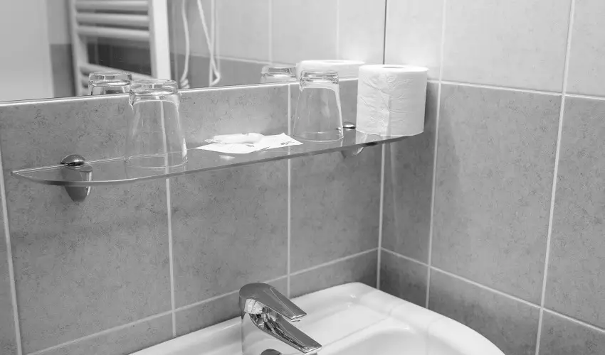 Hotel Adalbert - Boldog Meszl�nyi Zolt�n H�z  Esztergom - P�nk�sd (min. 3 �j)