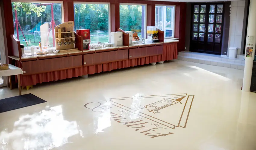 Wellness Hotel Szindb�d  Balatonszemes - P�nk�sd a Szindb�dban (min. 2 �j)