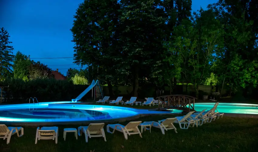 Wellness Hotel Szindb�d  Balatonszemes - P�nk�sd a Szindb�dban (min. 2 �j)