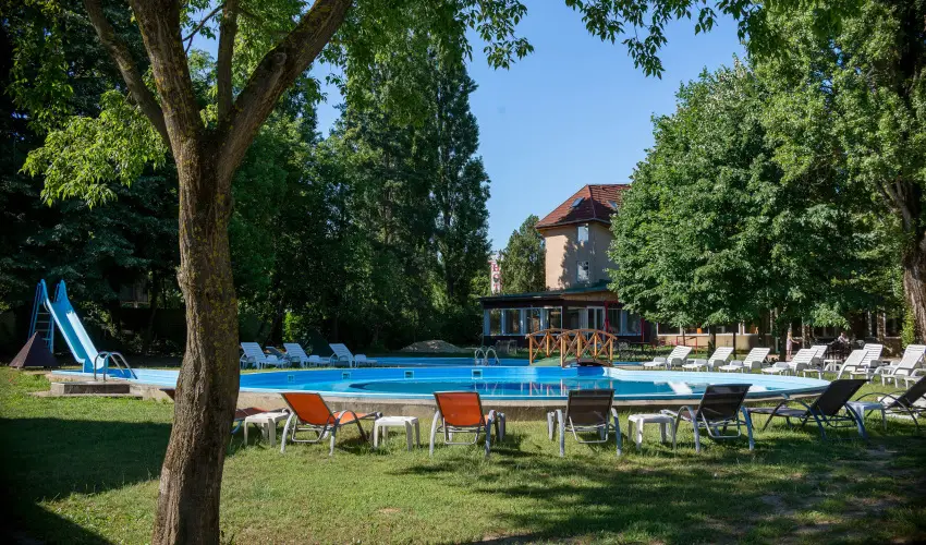 Wellness Hotel Szindb�d  Balatonszemes - P�nk�sd a Szindb�dban (min. 2 �j)