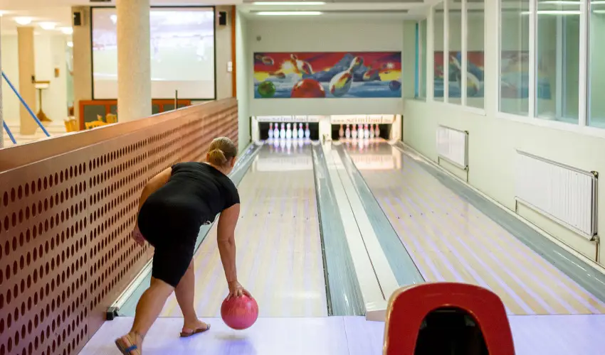 Wellness Hotel Szindb�d  Balatonszemes - P�nk�sd a Szindb�dban (min. 2 �j)