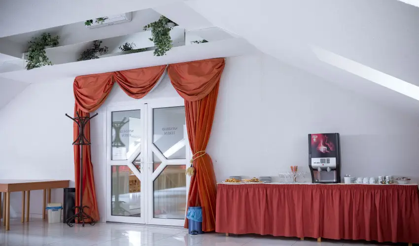 Wellness Hotel Szindb�d  Balatonszemes - P�nk�sd a Szindb�dban (min. 2 �j)