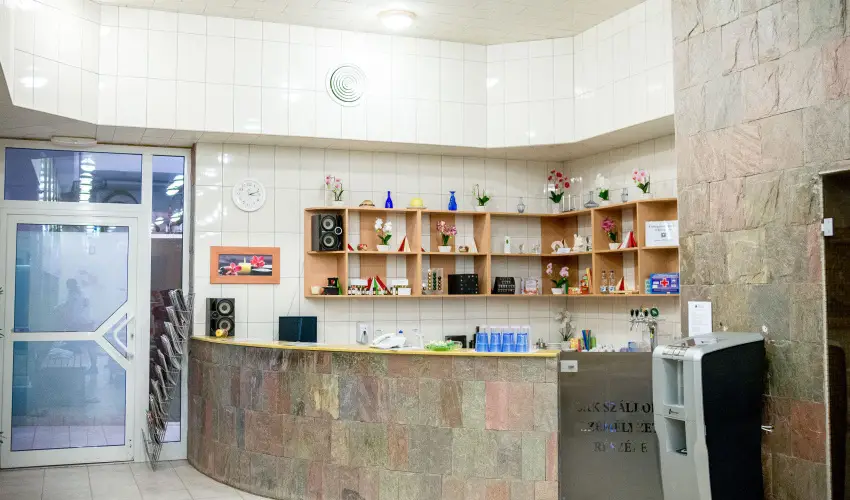 Wellness Hotel Szindb�d  Balatonszemes - P�nk�sd a Szindb�dban (min. 2 �j)