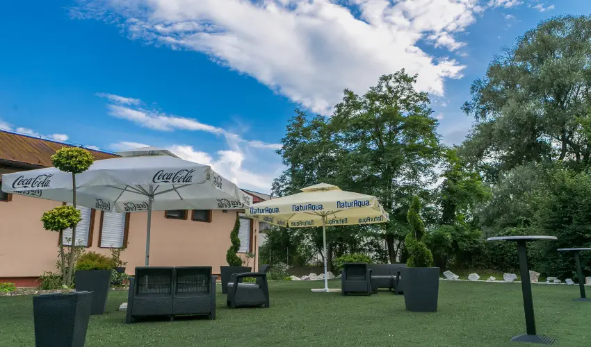 Sztr Motel s tterem Balassagyarmat - Pnksd 