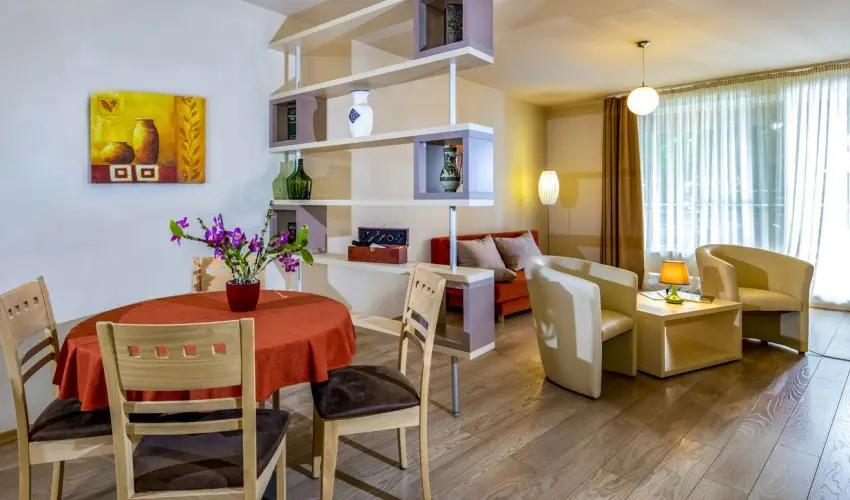 Term�l Apartmanok & Kemping Hark�ny Hark�ny - P�nk�sd - teljes el�refizet�ssel