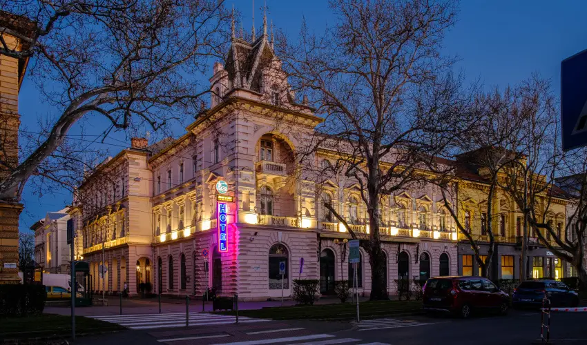 Tisza Hotel Szeged - P�nk�sd