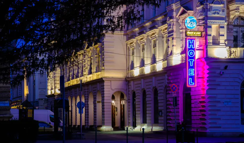 Tisza Hotel Szeged - P�nk�sd