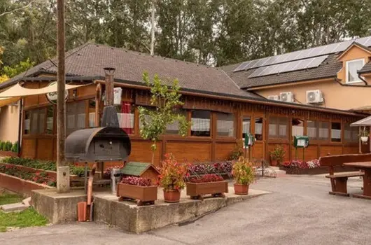 Tiszacsegei Halszcsrda s Panzi - Pnksd 