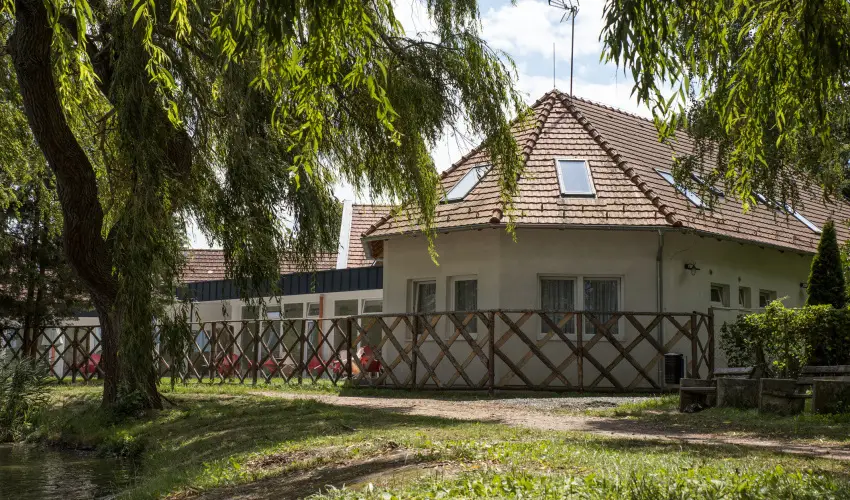 T-Part Panzi & Rendezvnykzpont Kszeg - Pnksd