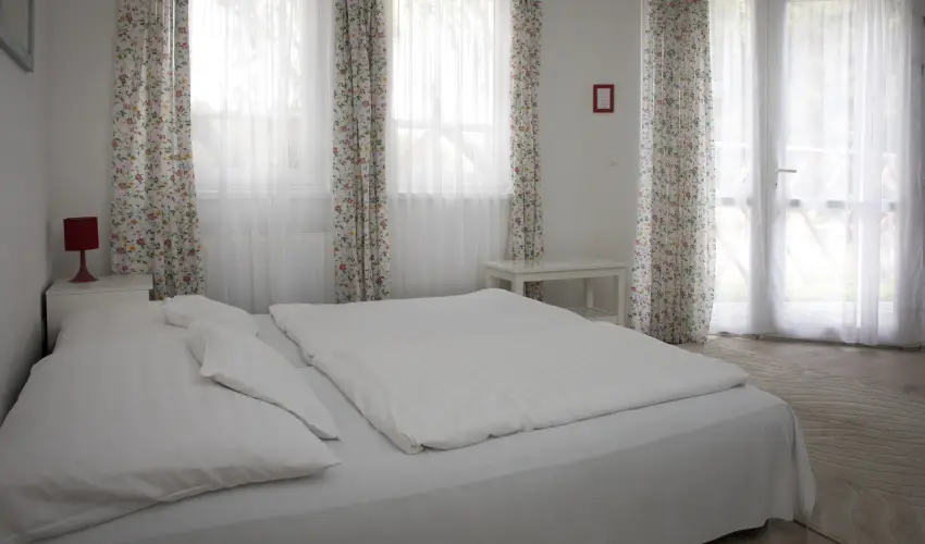 T-Part Panzi & Rendezvnykzpont Kszeg - Pnksd