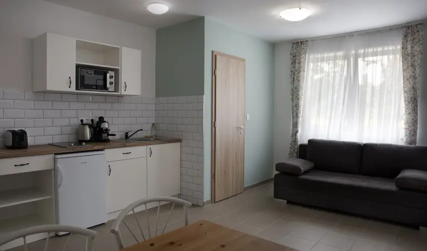 T-Part Panzi & Rendezvnykzpont Kszeg - Pnksd