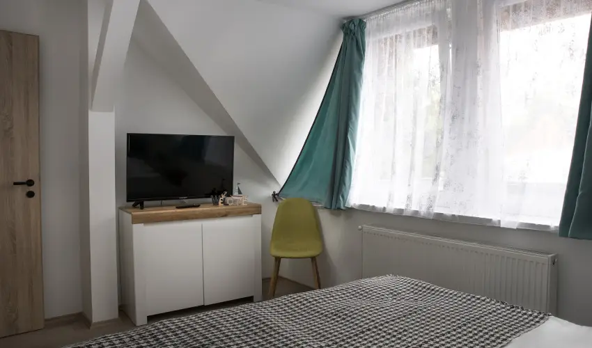 T-Part Panzi & Rendezvnykzpont Kszeg - Pnksd