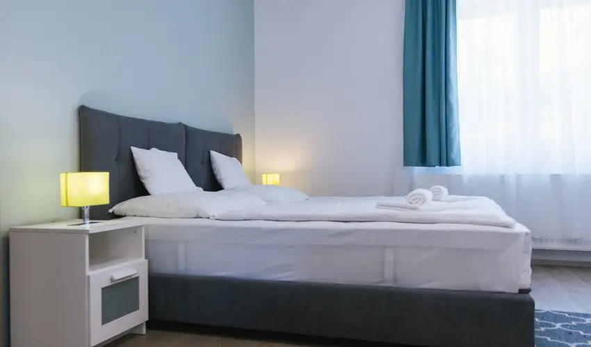 T-Part Panzi & Rendezvnykzpont Kszeg - Pnksd