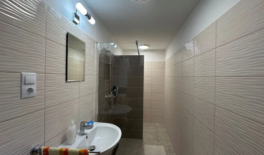 T�csi lak Szigetszentm�rton - P�nk�sd (min. 2 �j)