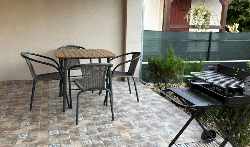 T�csi lak Szigetszentm�rton - P�nk�sd (min. 2 �j)