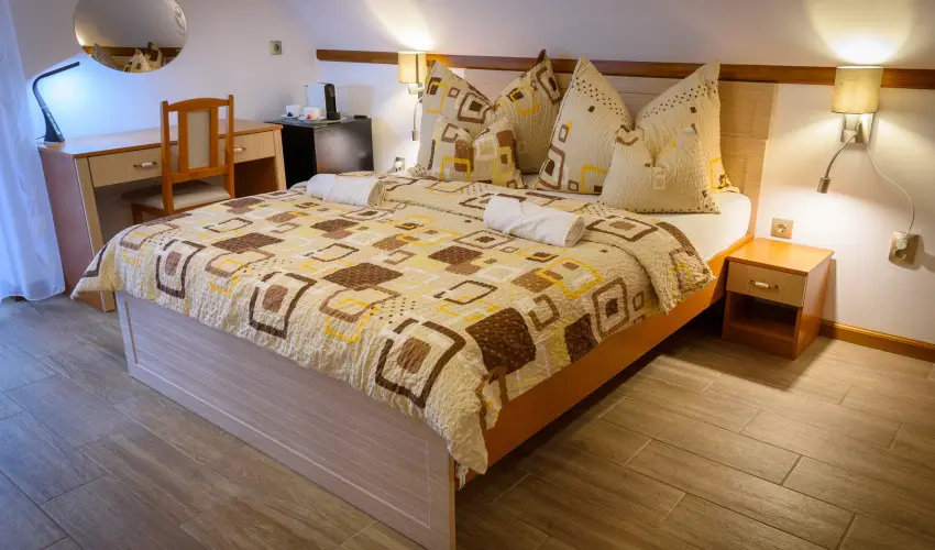 Tulipn Vendghz rvnyes - Pnksd (min. 2 j)