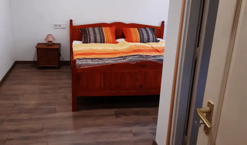 Tulip�nos Vend�gh�z �r - P�nk�sd