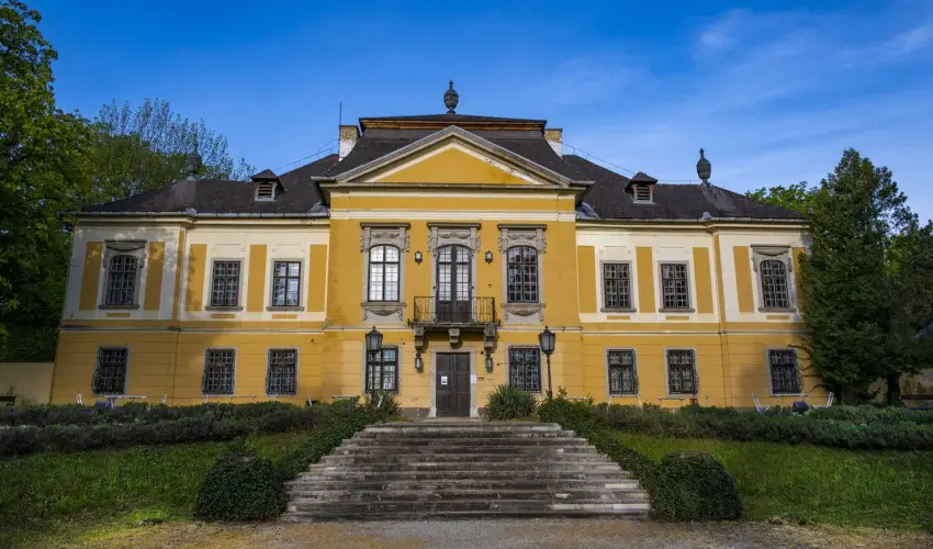 T�nd�rkert Hotel Noszvaj - P�nk�sd