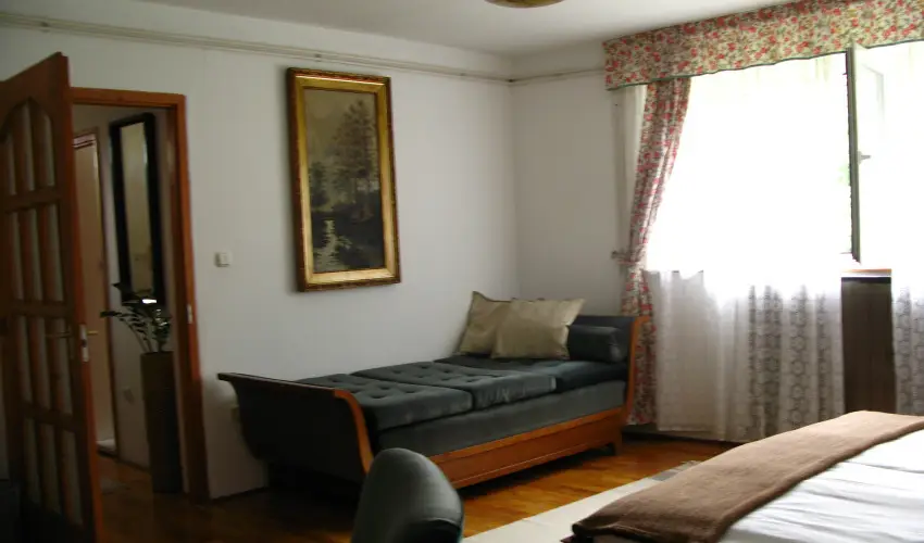 Vadr�zsa Vend�gh�z Szentendre - P�nk�sd (min. 2 �j)