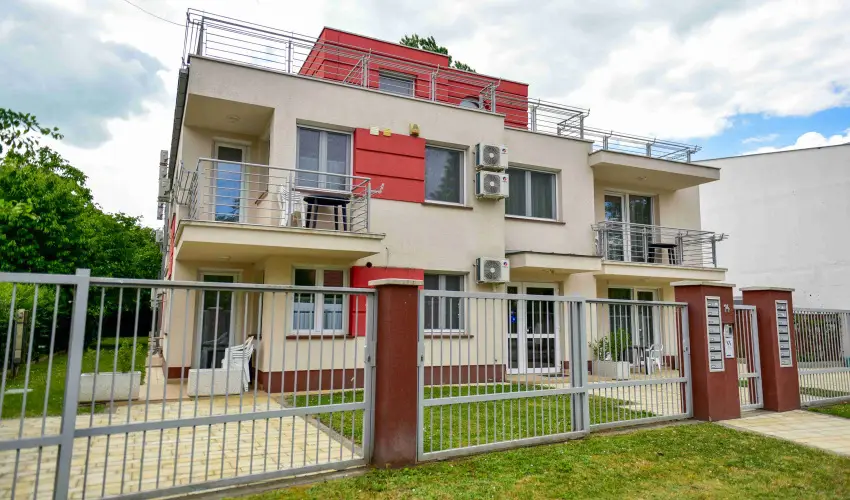 Veritas Apartmanh�z Zam�rdi - P�nk�sd (min. 4 �j)