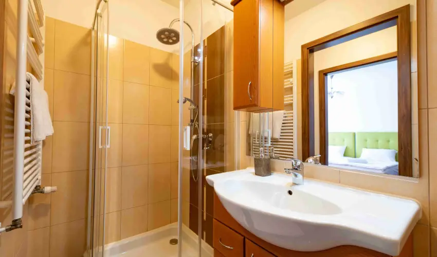 Veritas Apartmanh�z Zam�rdi - P�nk�sd (min. 4 �j)