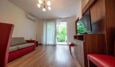 Veritas Apartmanh�z Zam�rdi