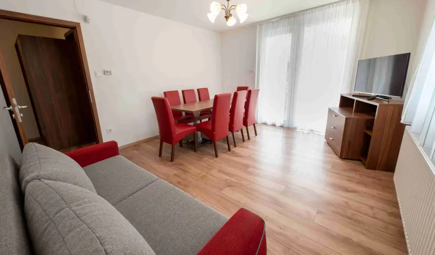 Veritas Apartmanh�z Zam�rdi - P�nk�sd (min. 4 �j)