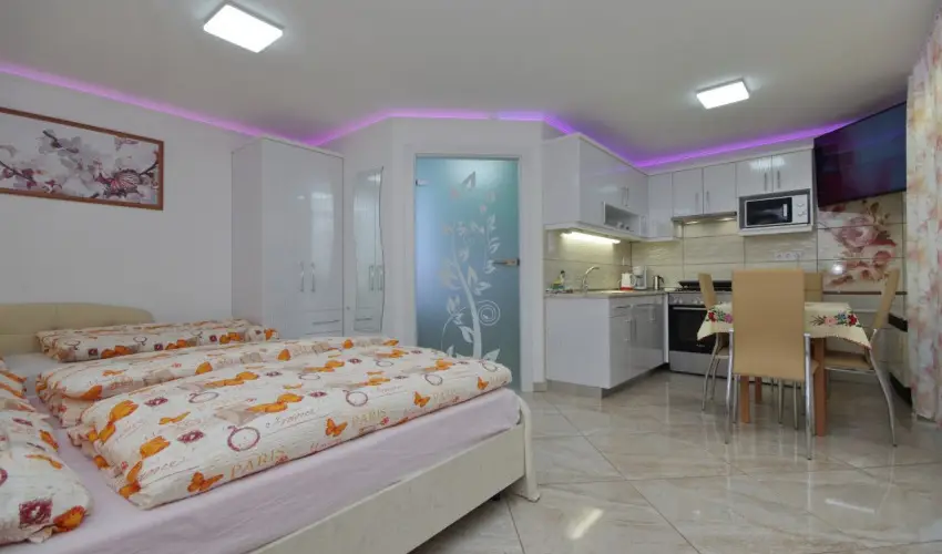 Veronika Apartman De Luxe Gyula - Pnksd (min. 2 j)